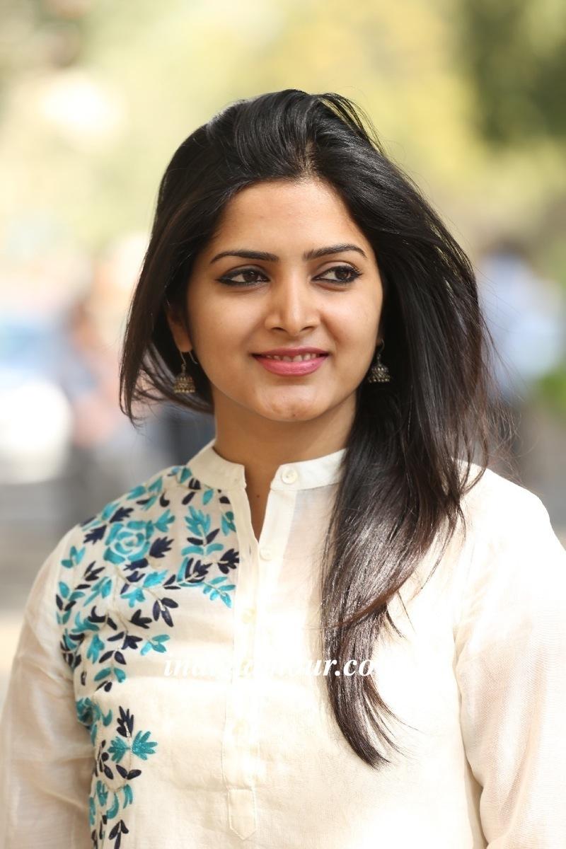 Pavani Gangireddy Actress hd photo