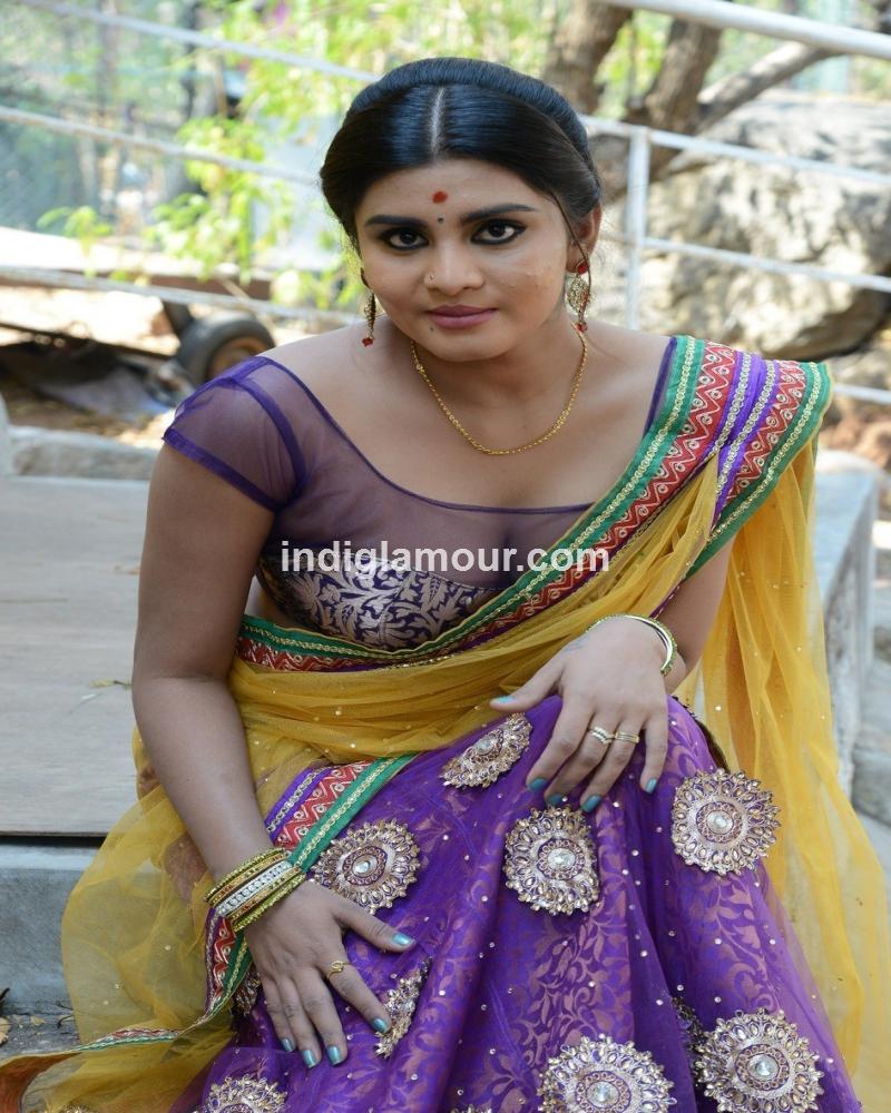 Harini Actress hd photo