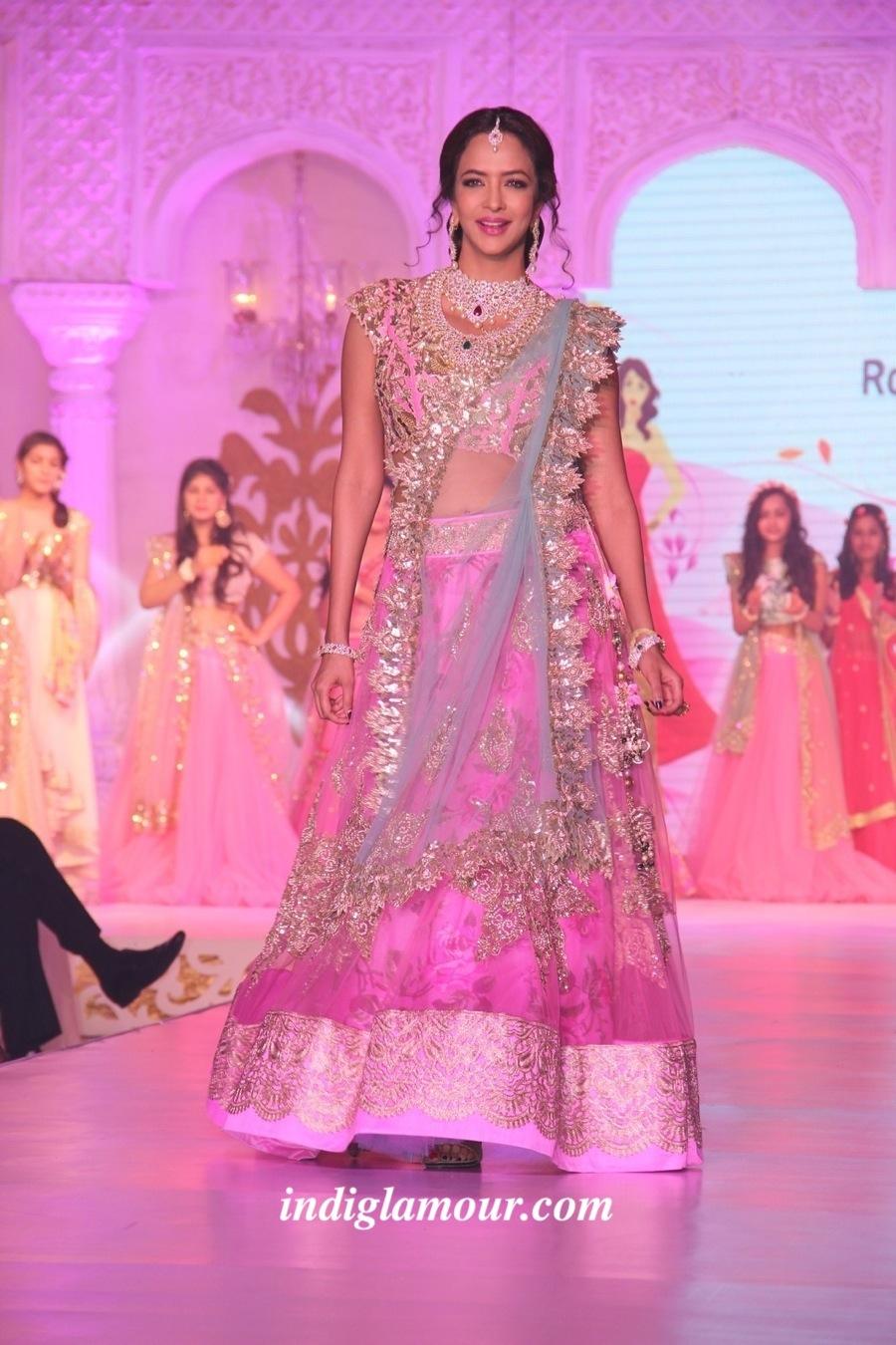Lakshmi Manchu Actress hd photo