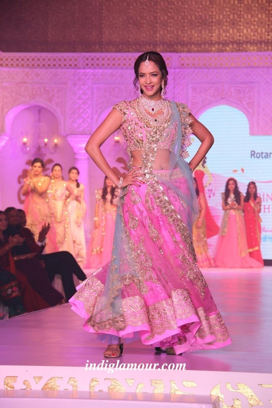 Lakshmi Manchu Actress hd photo