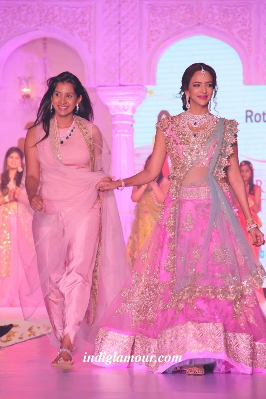 Lakshmi Manchu Actress hd photo