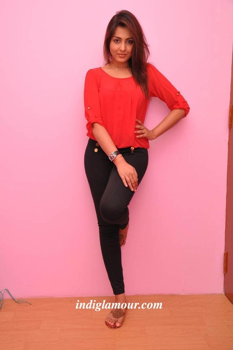 Madhu Shalini Actress hd photo