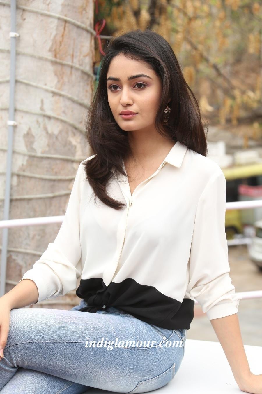 Tridha Choudhury Actress hd photo