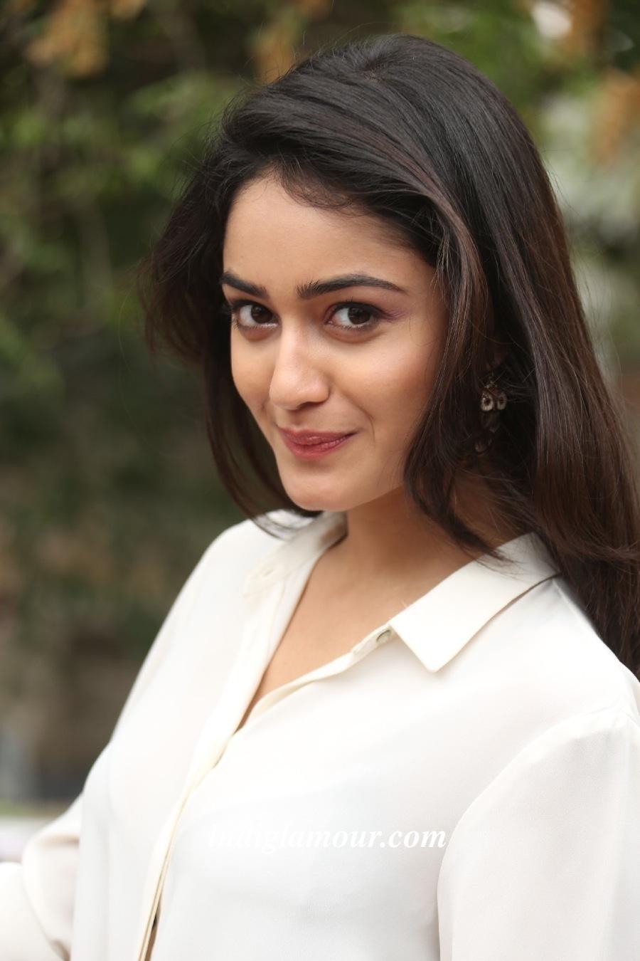 Tridha Choudhury Actress hd photo