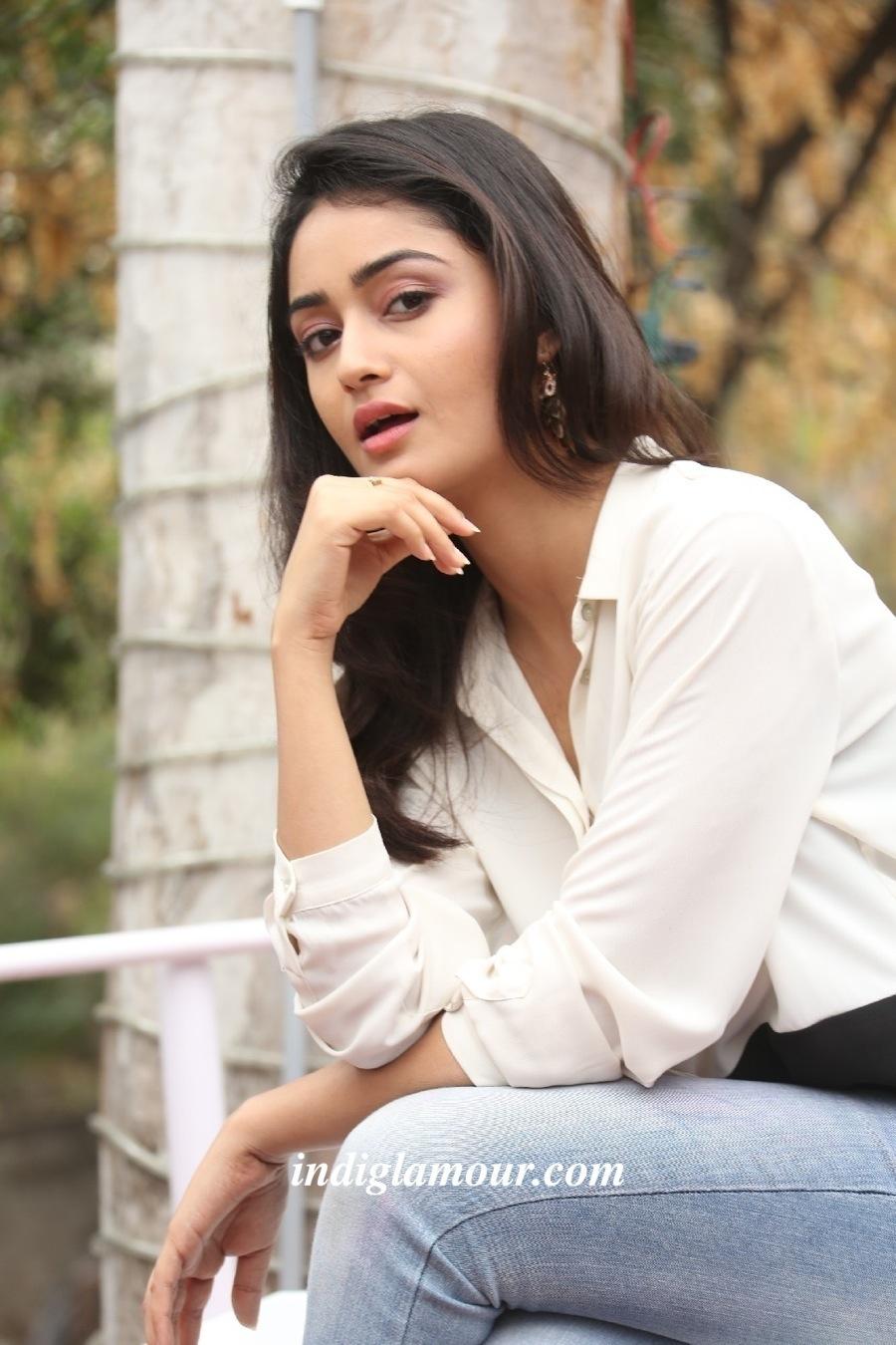 Tridha Choudhury Actress hd photo