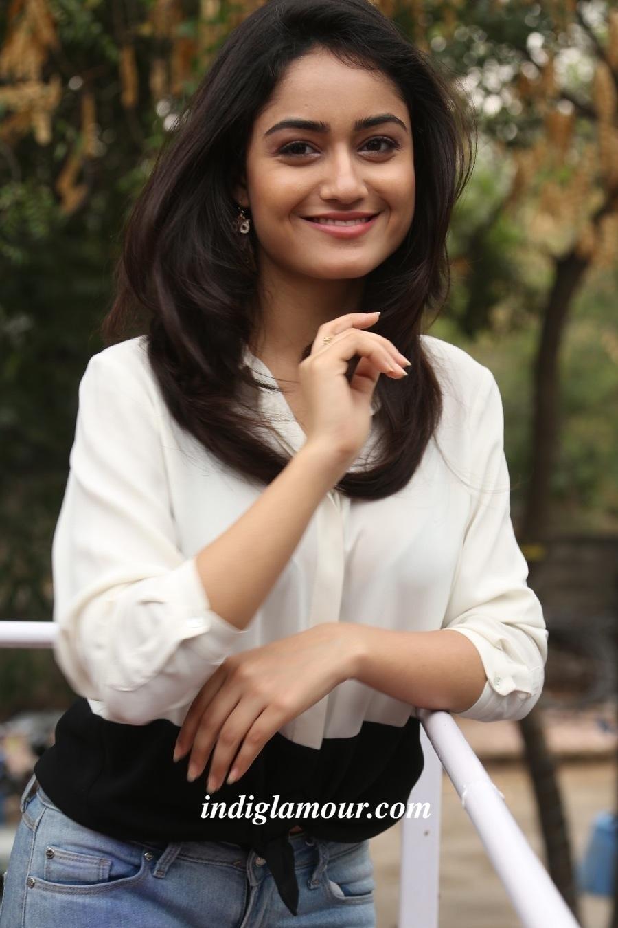 Tridha Choudhury Actress hd photo