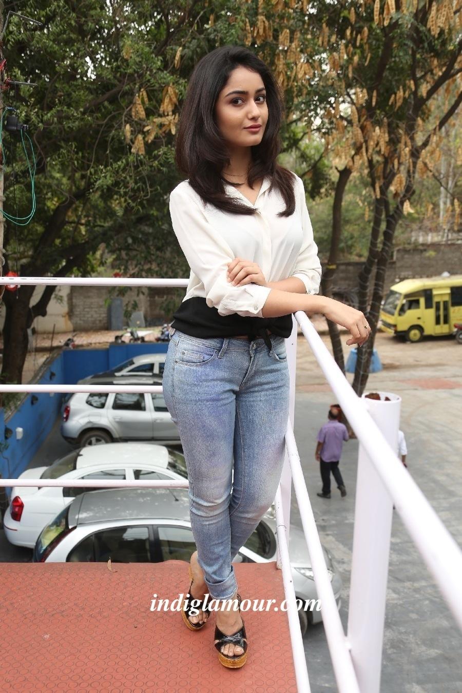 Tridha Choudhury Actress hd photo