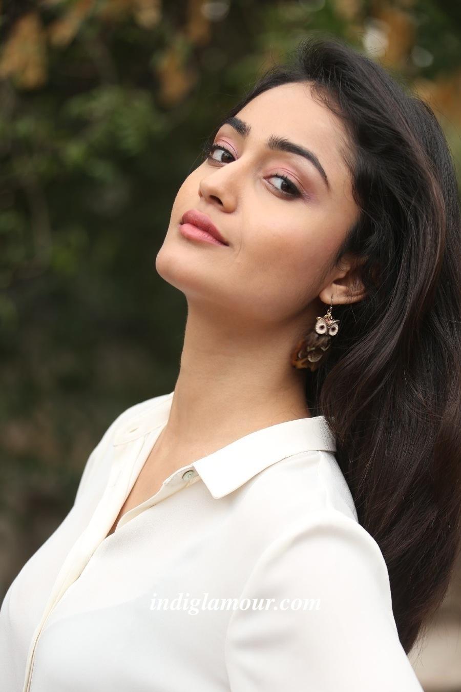 Tridha Choudhury Actress hd photo
