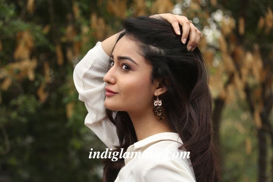 Tridha Choudhury Actress hd photo