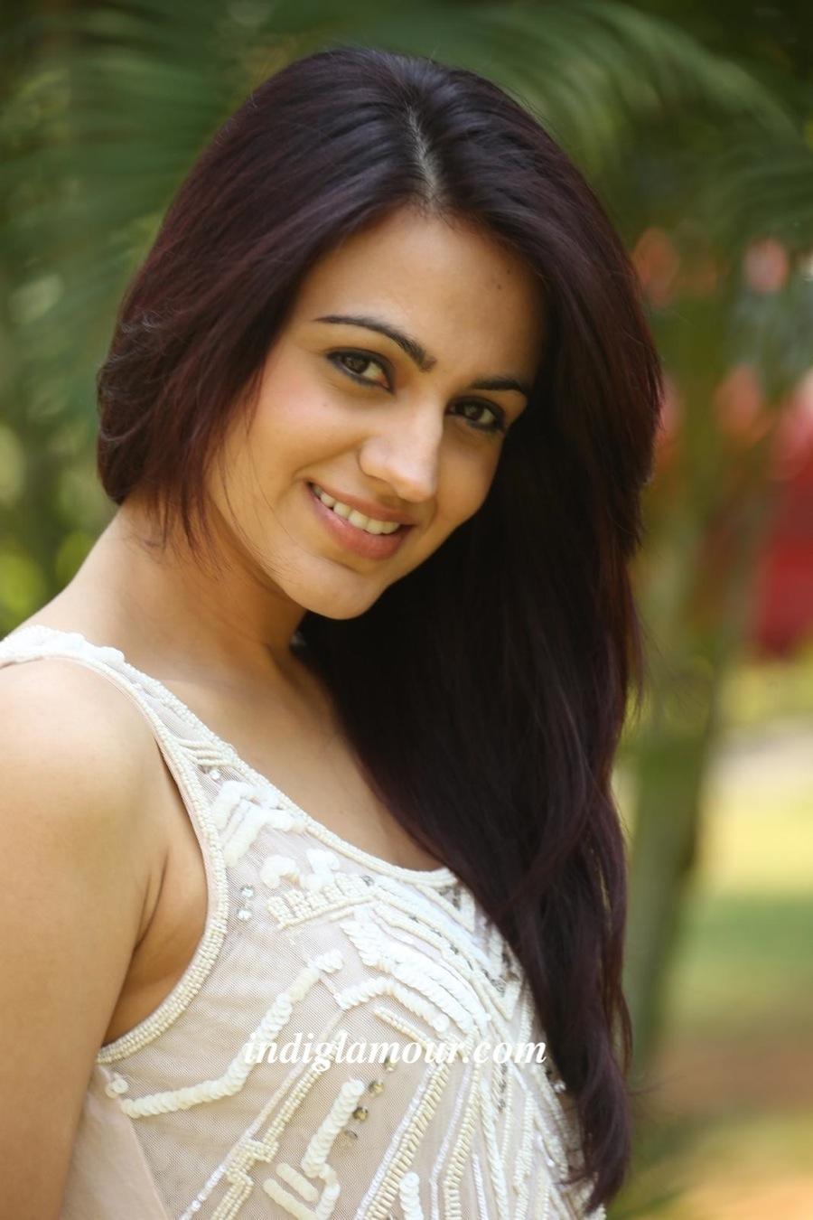 Aksha Pardasany Actress hd photo