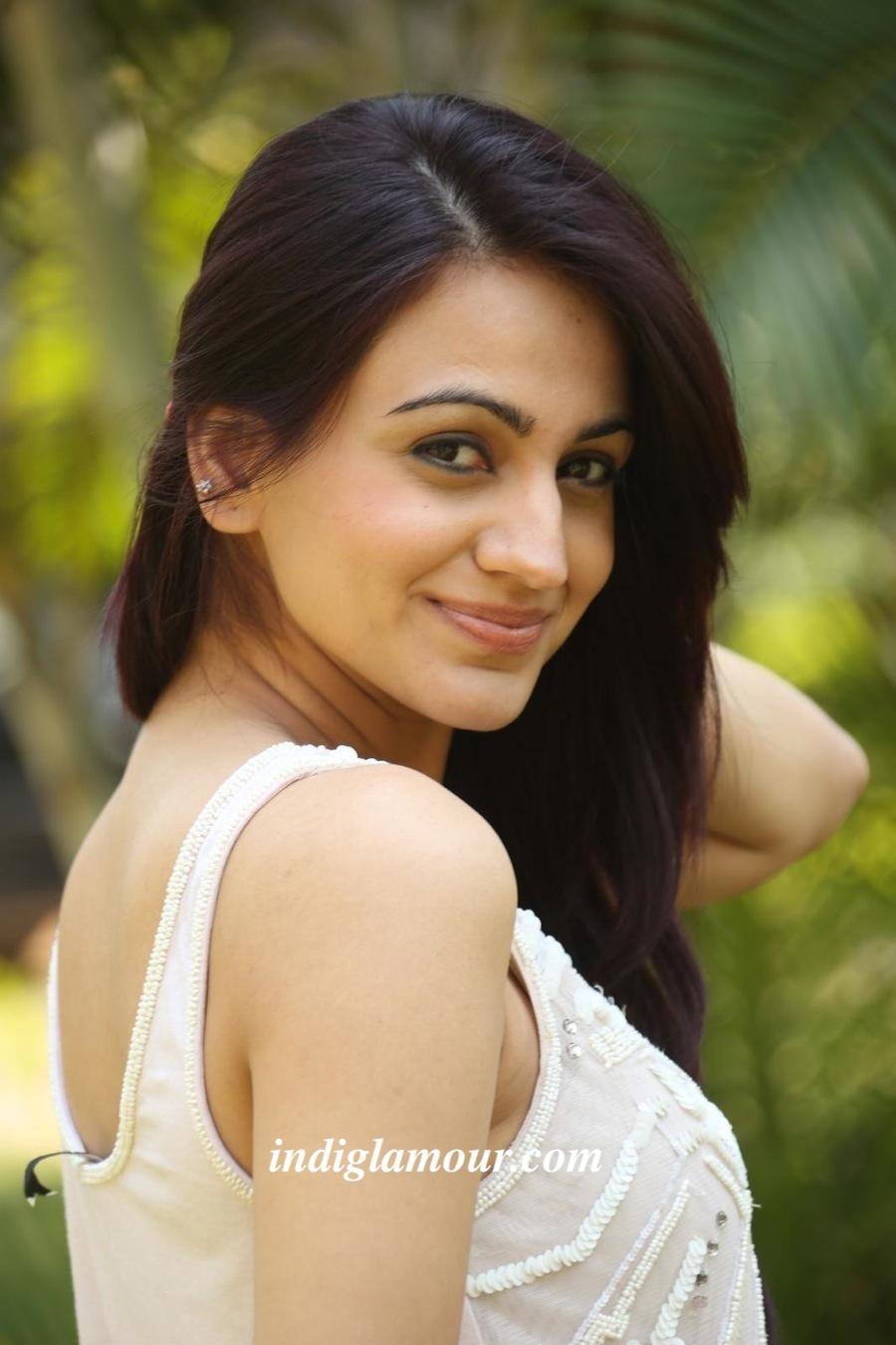 Aksha Pardasany Actress hd photo