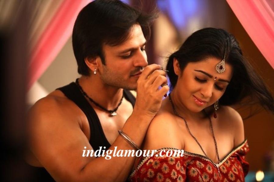 Charmy Kaur Actress hd photo