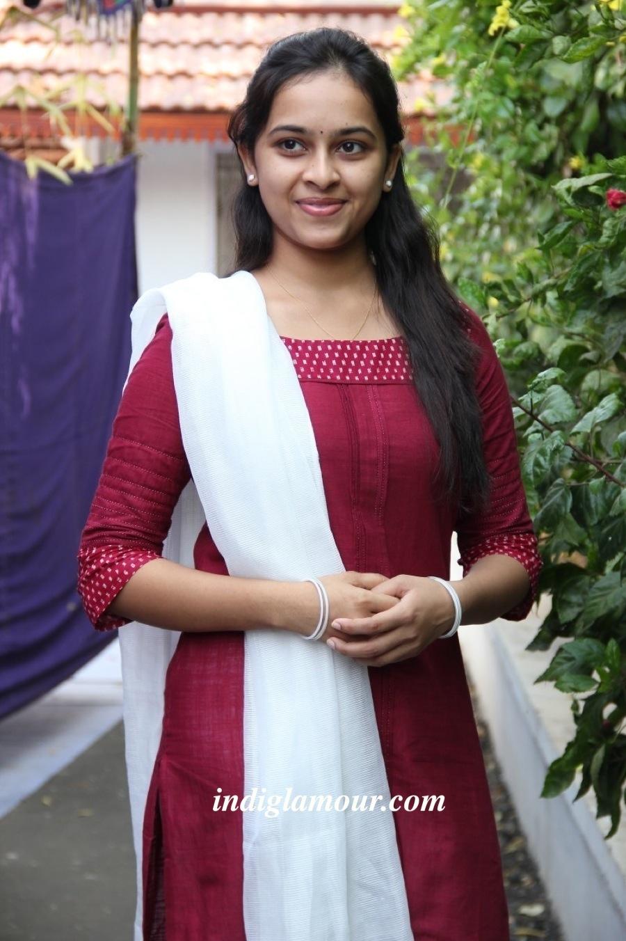 Sri Divya Actress hd photo