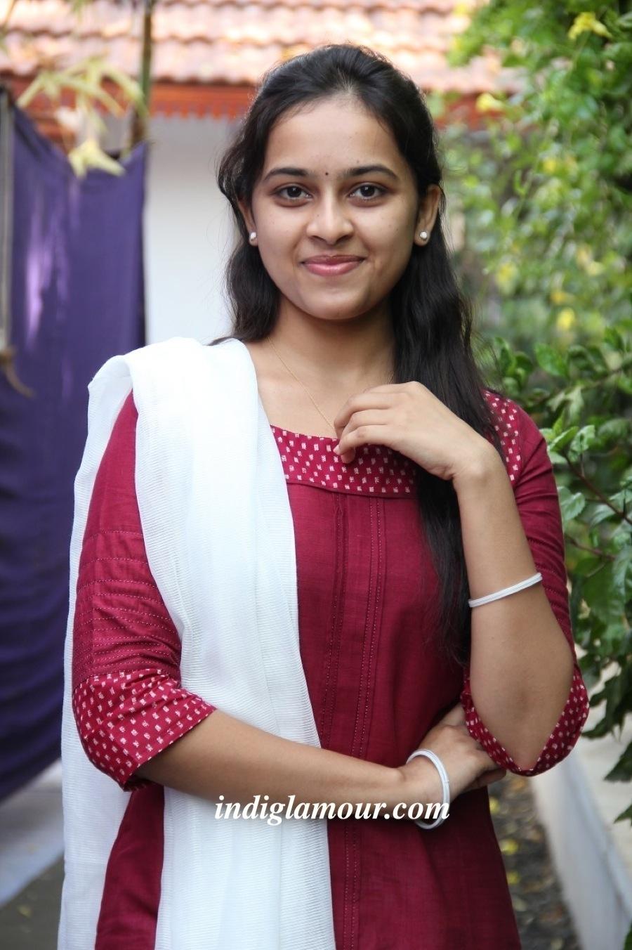 Sri Divya Actress hd photo