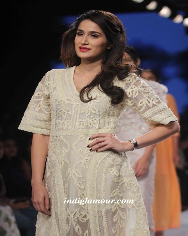 Sagarika Ghatge Actress hd photo