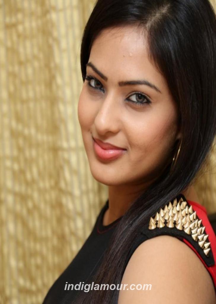 Nikesha Patel Actress hd photo