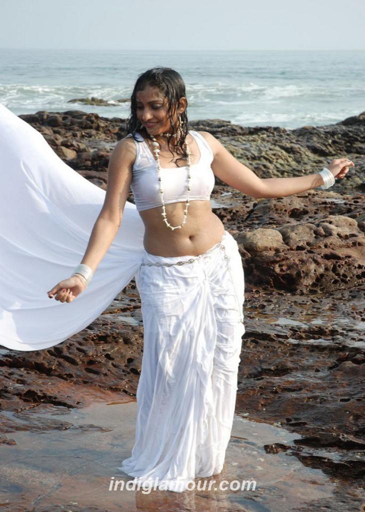 Madhavi Latha Actress hd photo
