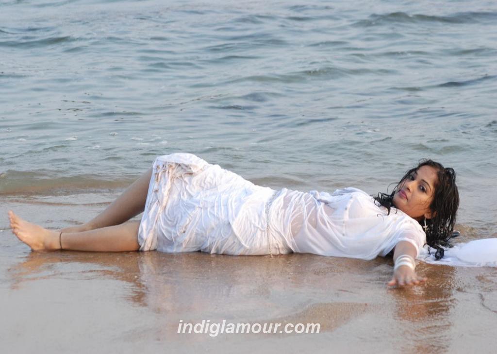 Madhavi Latha Actress hd photo