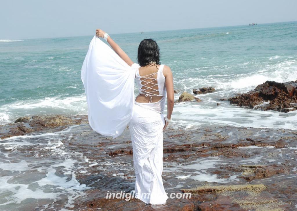 Madhavi Latha Actress hd photo