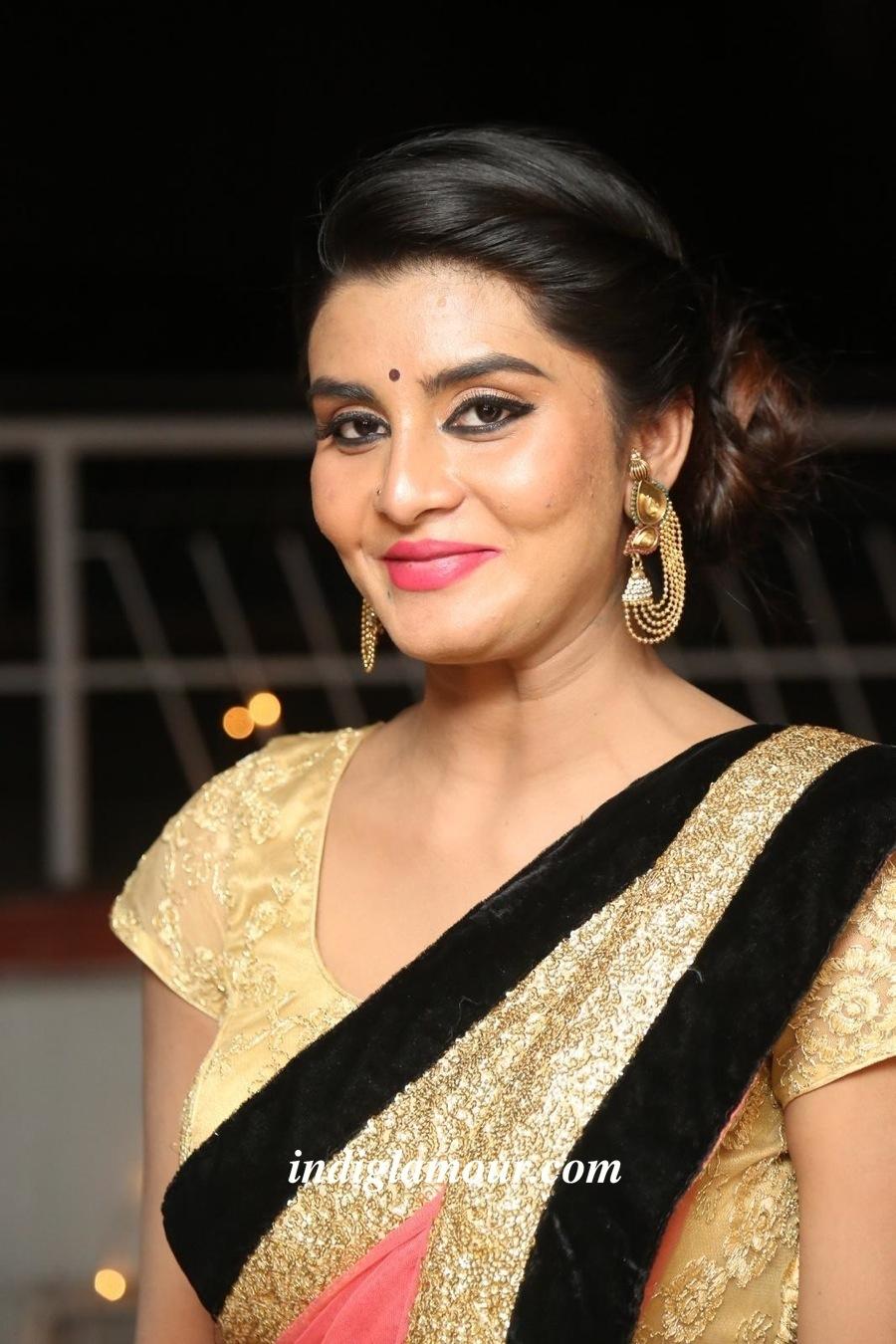 Harini Actress hd photo