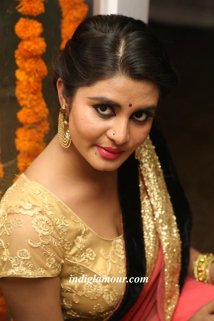 Harini Actress hd photo