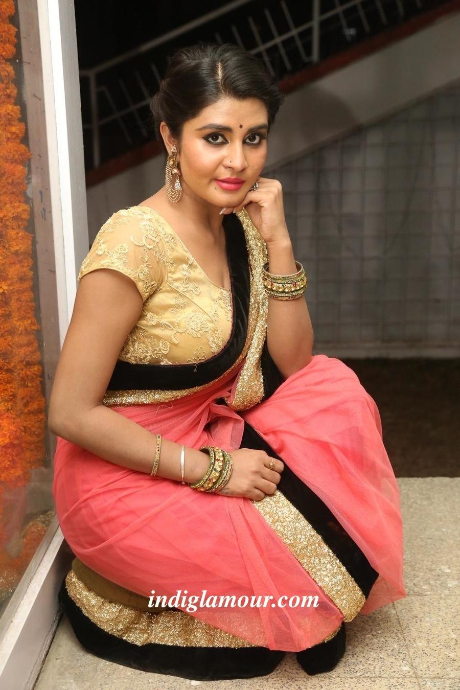 Harini Actress hd photo