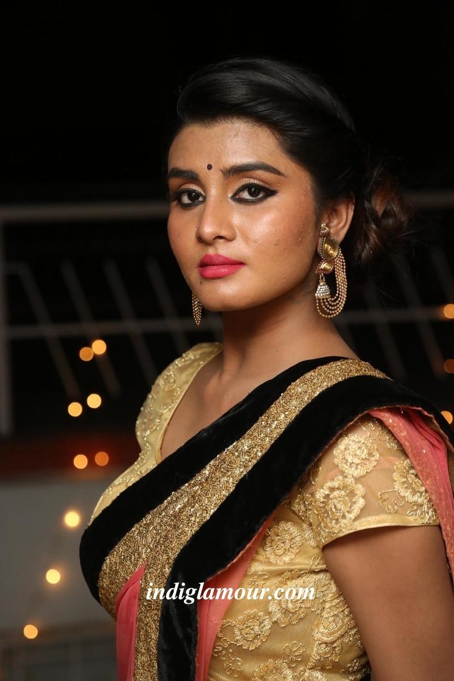 Harini Actress hd photo
