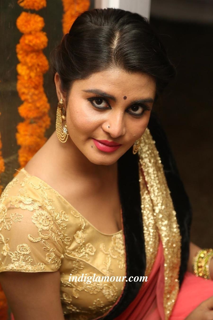 Harini Actress hd photo