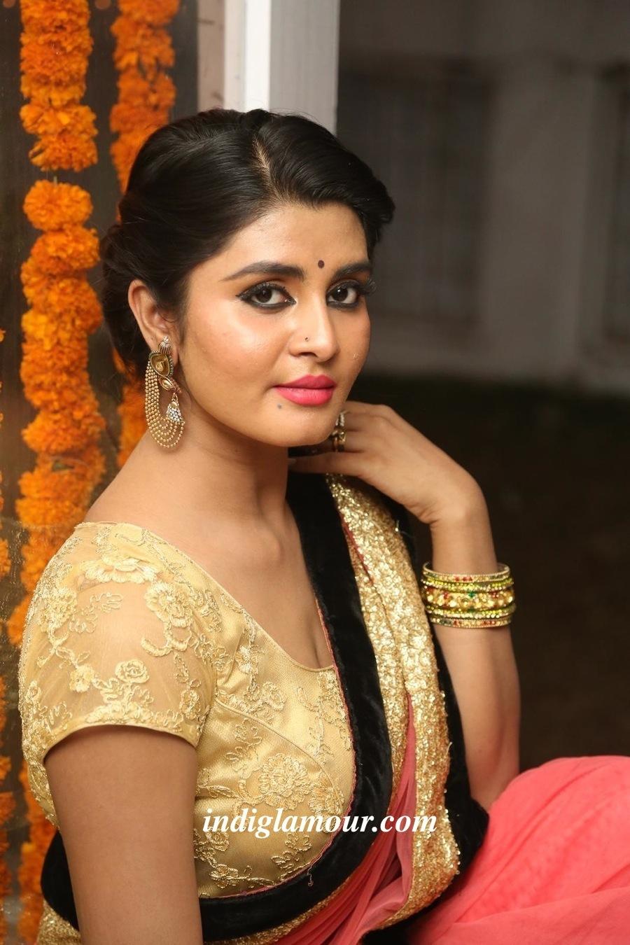 Harini Actress hd photo