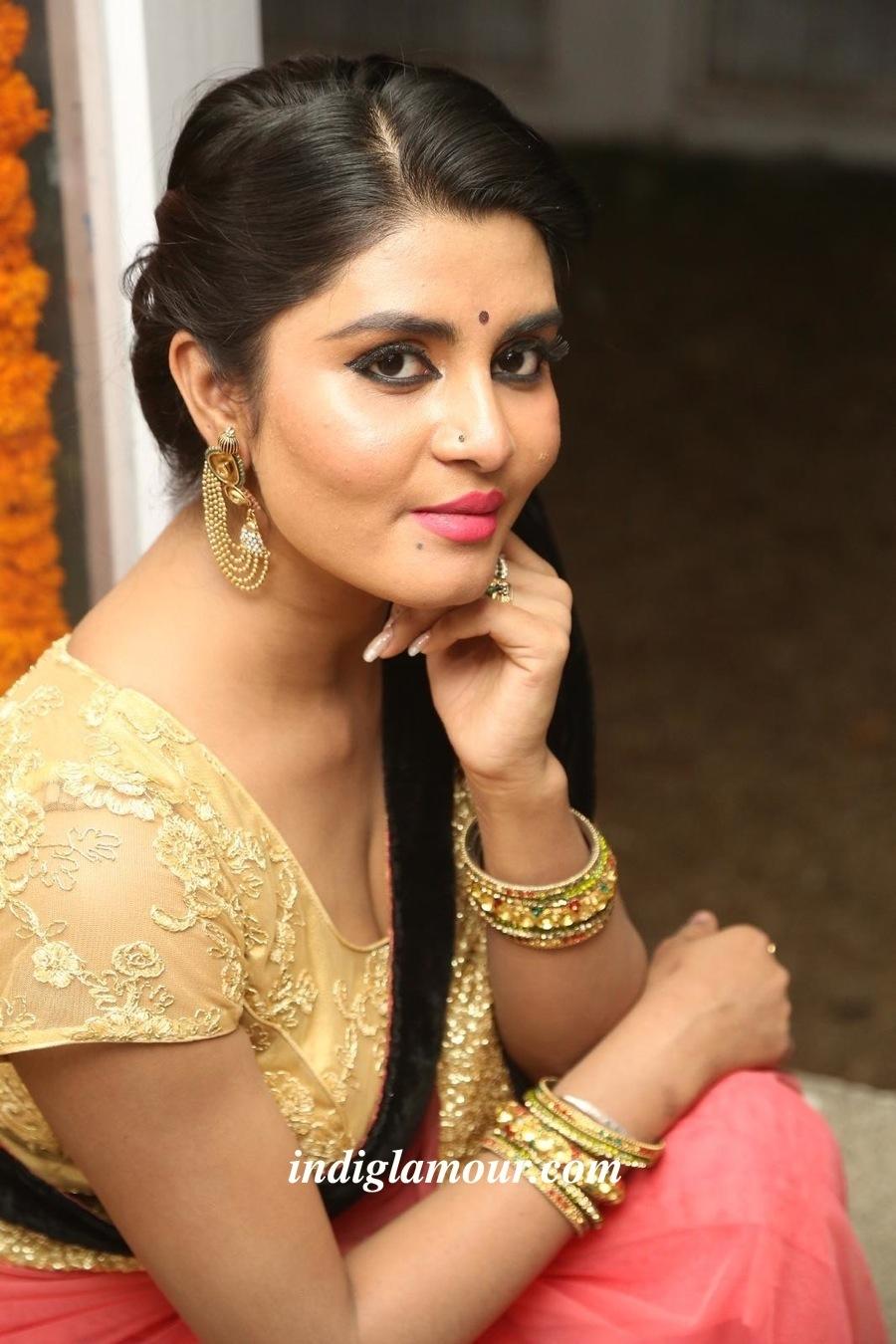 Harini Actress hd photo