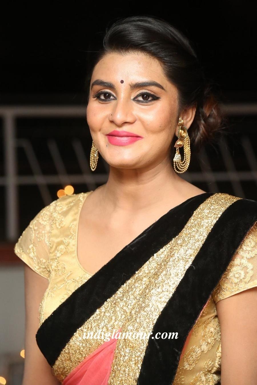 Harini Actress hd photo