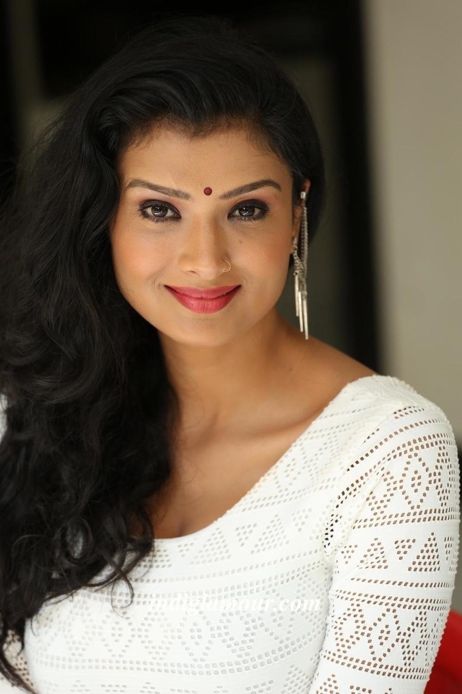 Ishita Vyas Actress hd photo