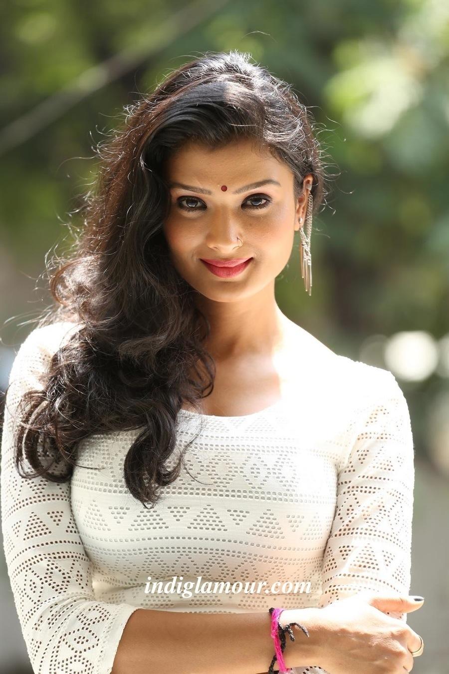 Ishita Vyas Actress hd photo