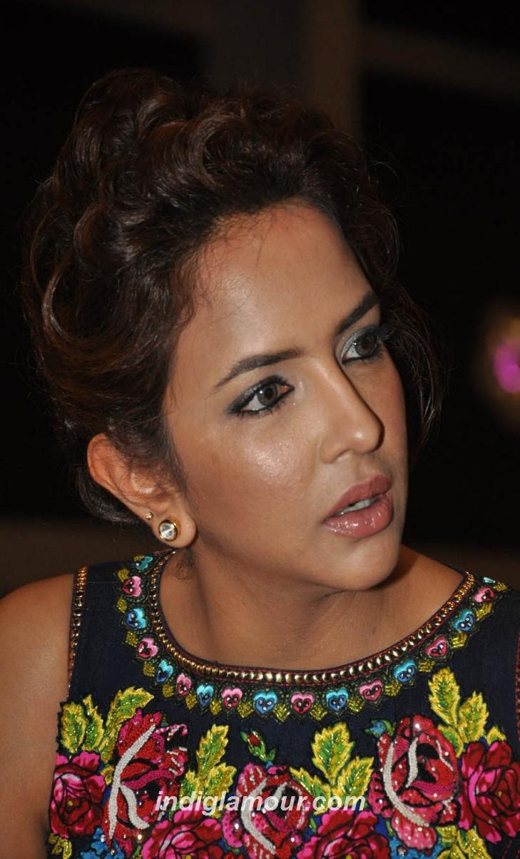 Manchu Lakshmi Actress hd photo