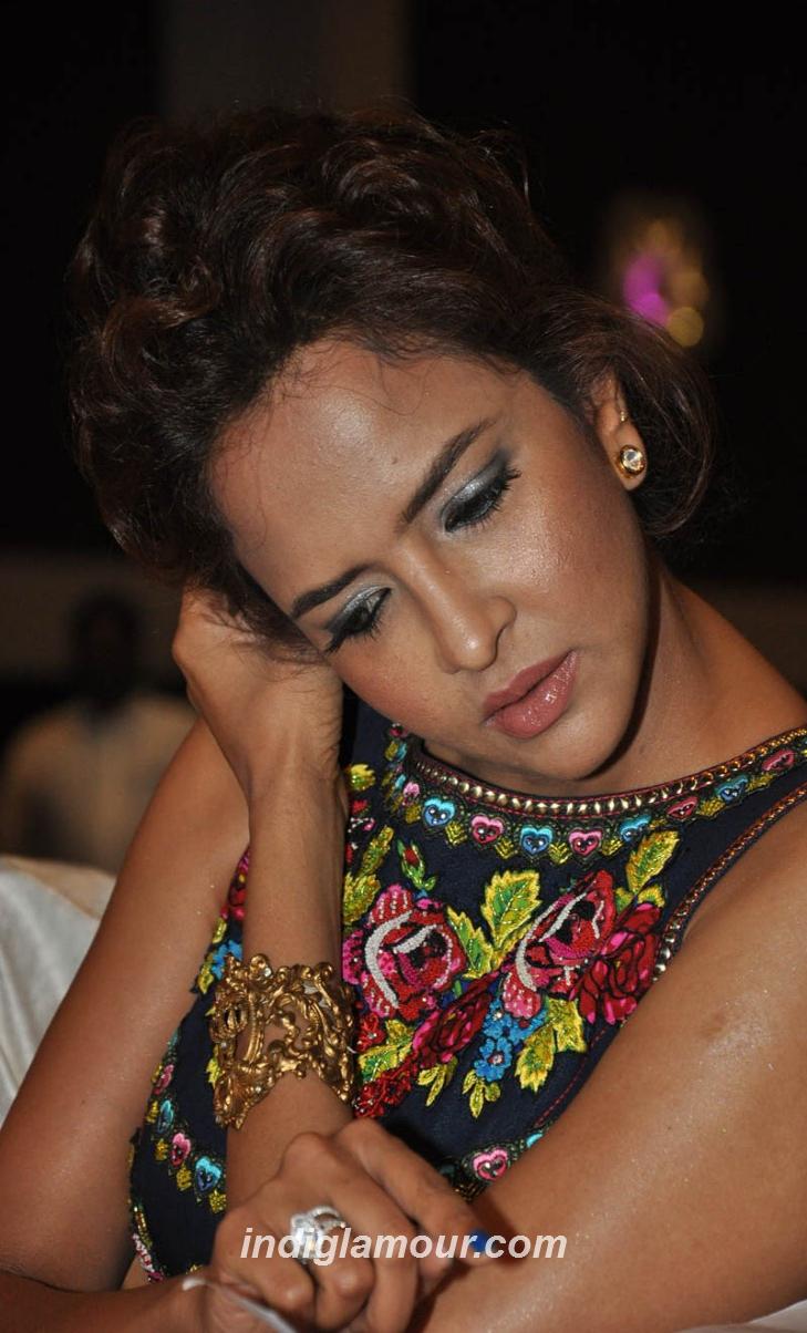 Manchu Lakshmi Actress hd photo