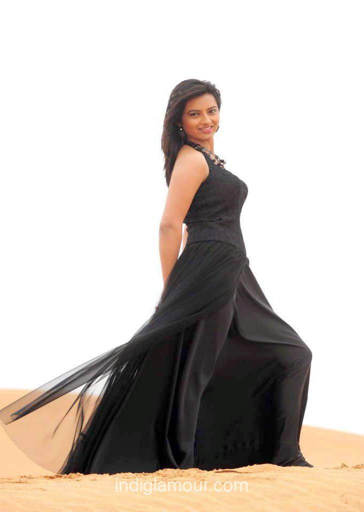 Isha Chawla Actress hd photo