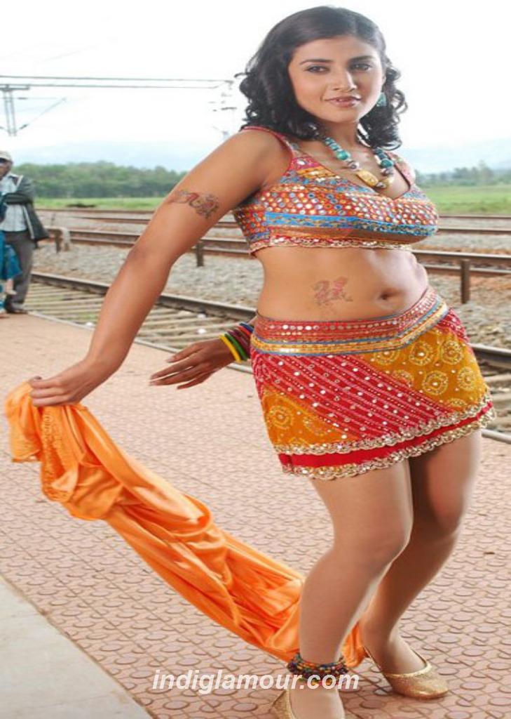 Kausha Rach Actress hd photo