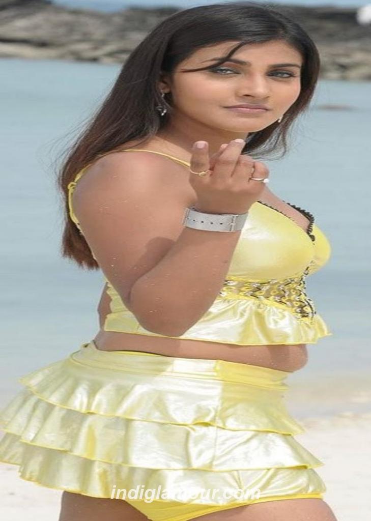 Kausha Rach Actress hd photo