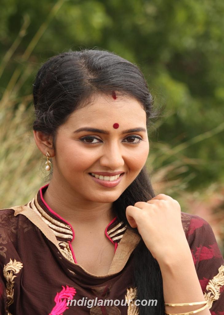 Vidya Actress hd photo