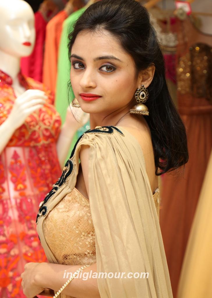 Madirakshi Actress hd photo
