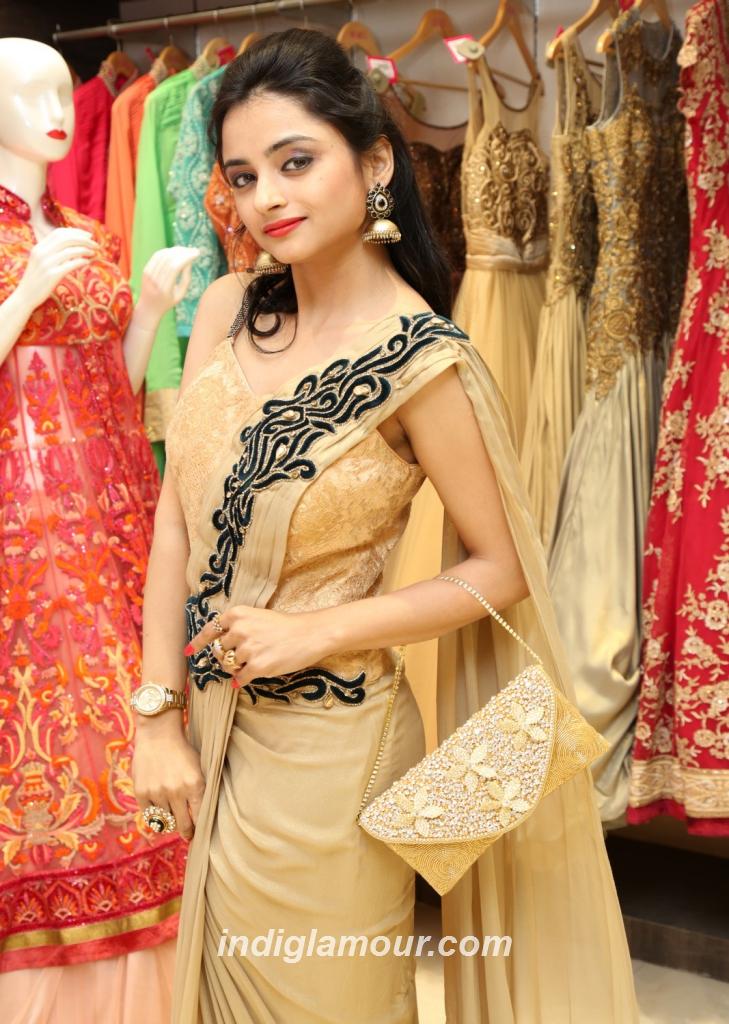 Madirakshi Actress hd photo