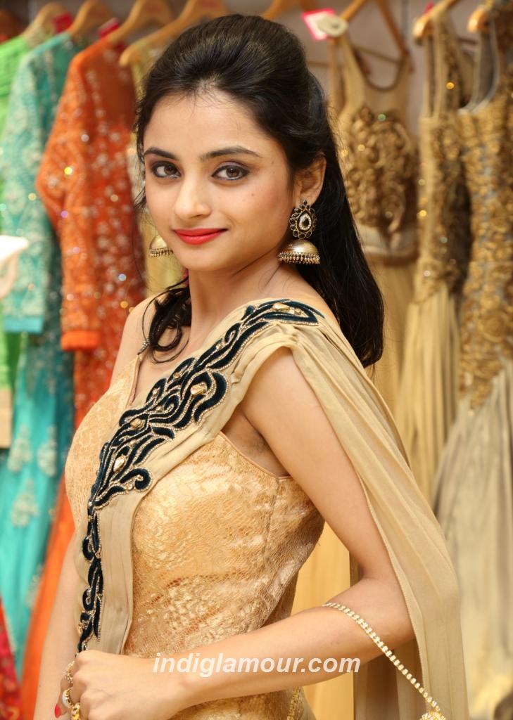 Madirakshi Actress hd photo