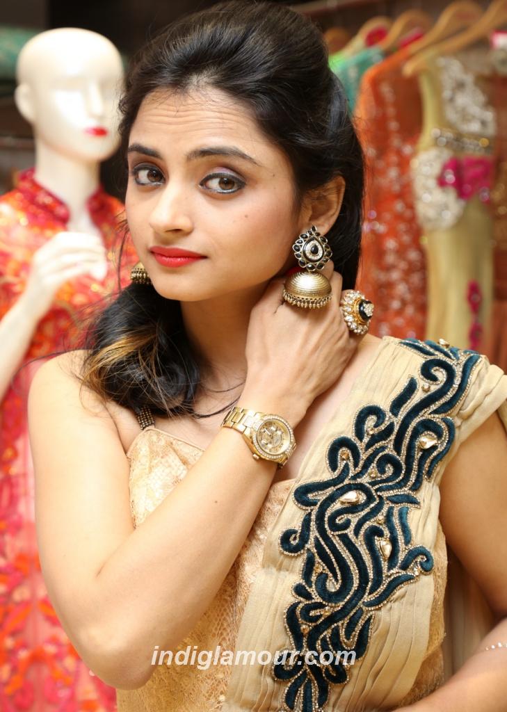 Madirakshi Actress hd photo