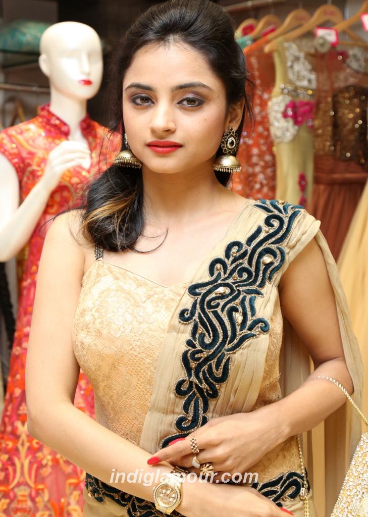 Madirakshi Actress hd photo