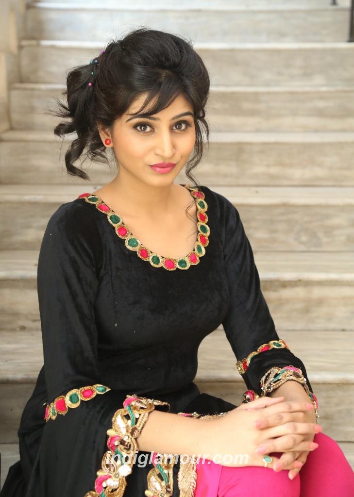 Shamili Actress hd photo