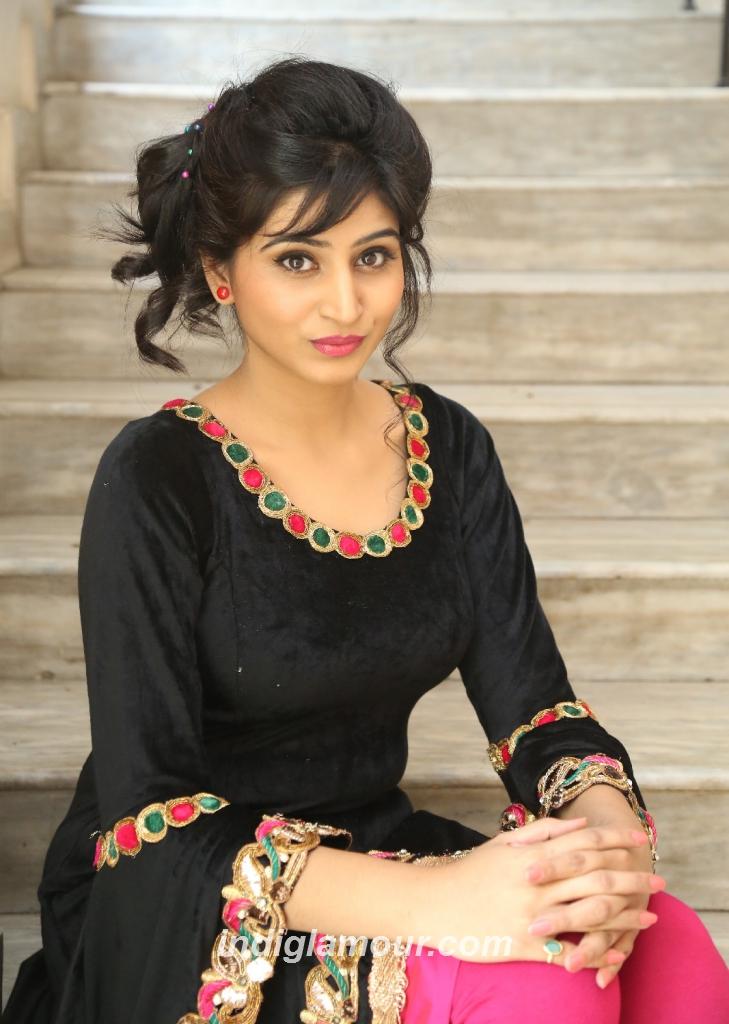 Shamili Actress hd photo