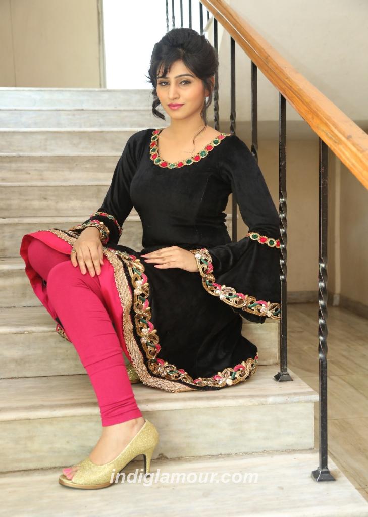 Shamili Actress hd photo