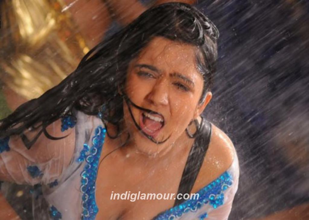 Charmy Kaur Actress hd photo