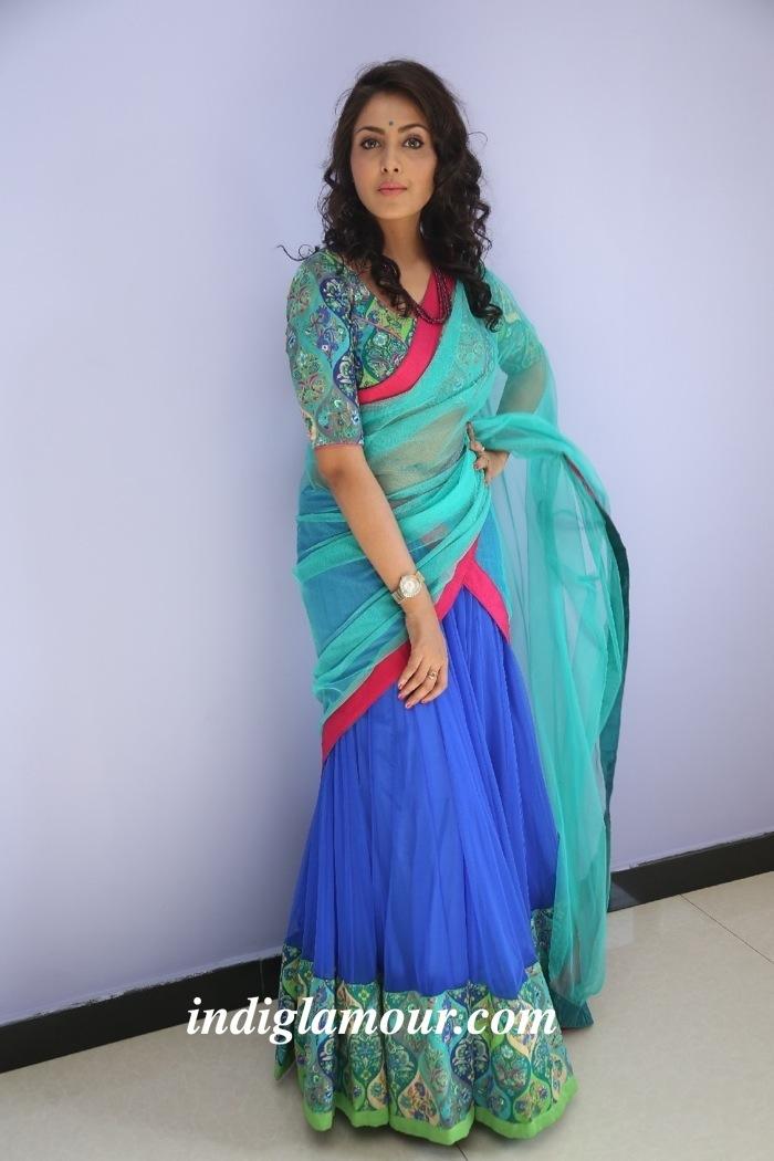 Madhu Shalini Actress hd photo