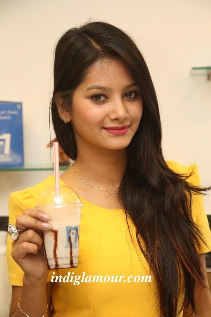 Mounika Singh Actress hd photo